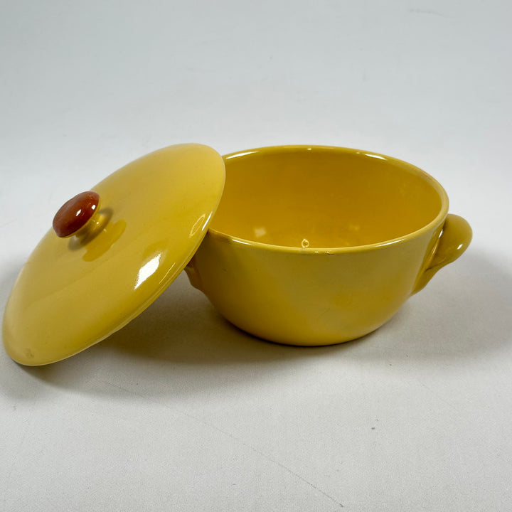 Gulfärgad retro keramikgryta vintage elegans