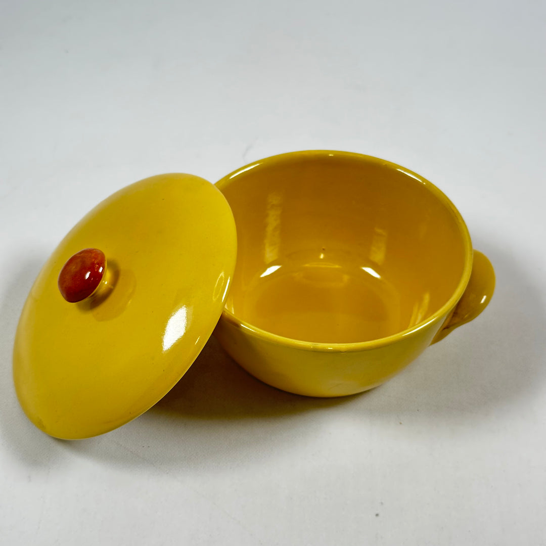 Gulfärgad retro keramikgryta vintage elegans