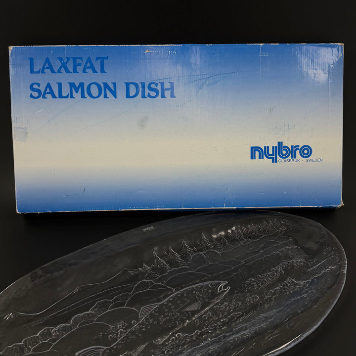Elegant Laxfat i Glas från Nybro Glasbruk