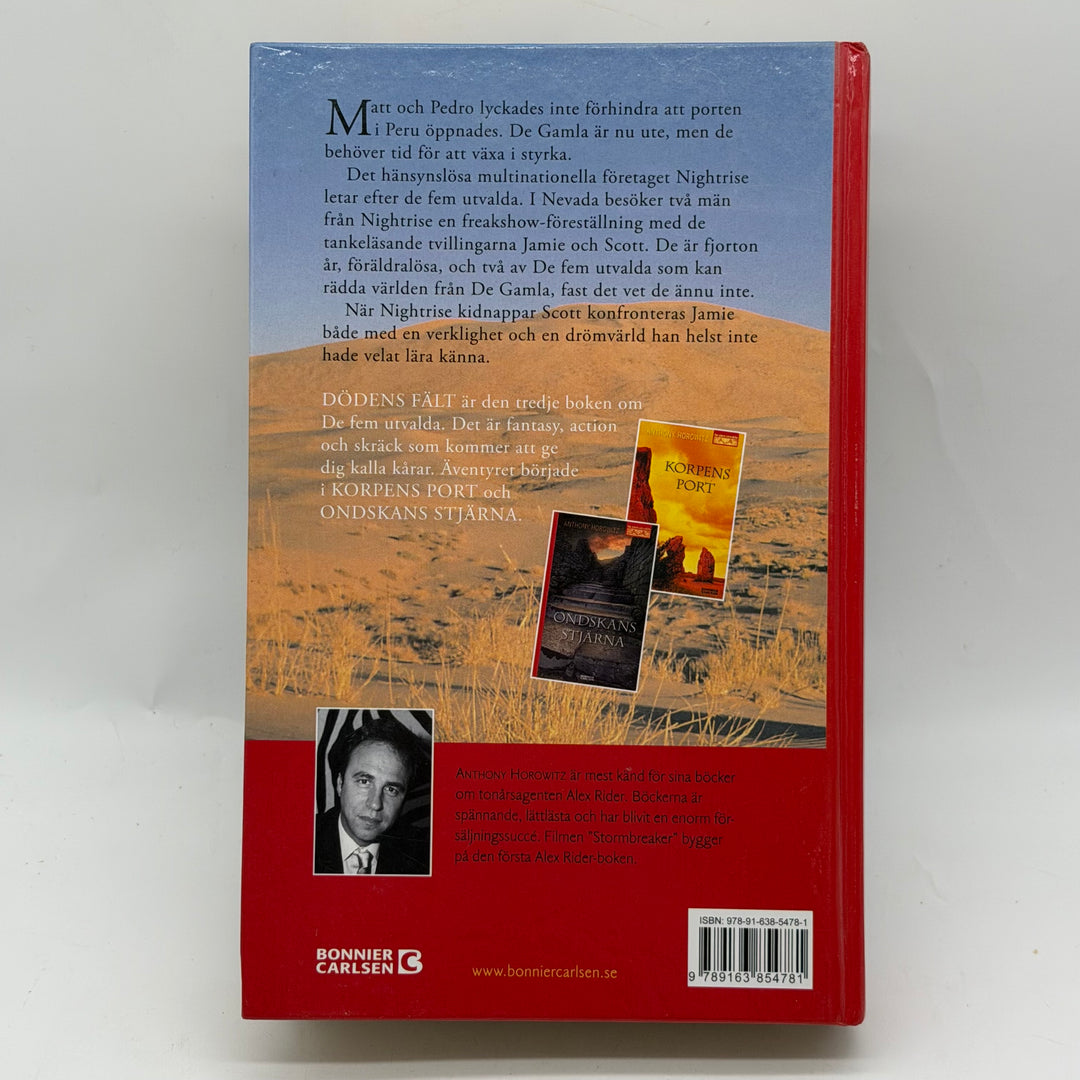 Dödens fält ungdomsbok fantasy inbunden
