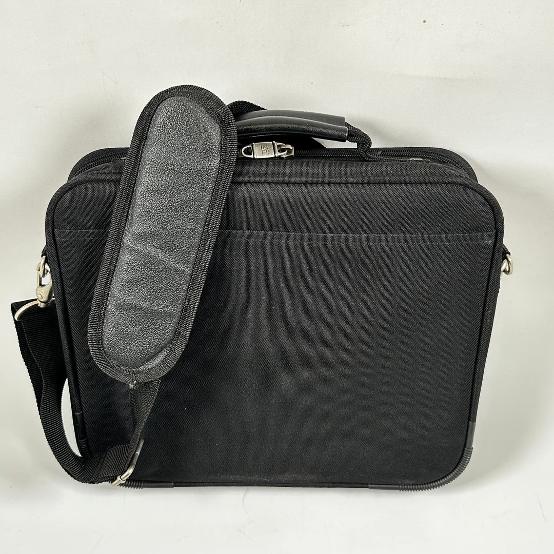 American Tourister hållbar medelstor väska, syntetiskt material