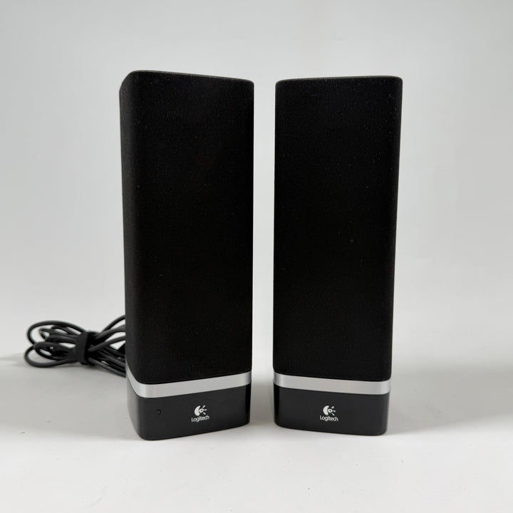 Eleganta Logitech högtalare med kristallklart ljud