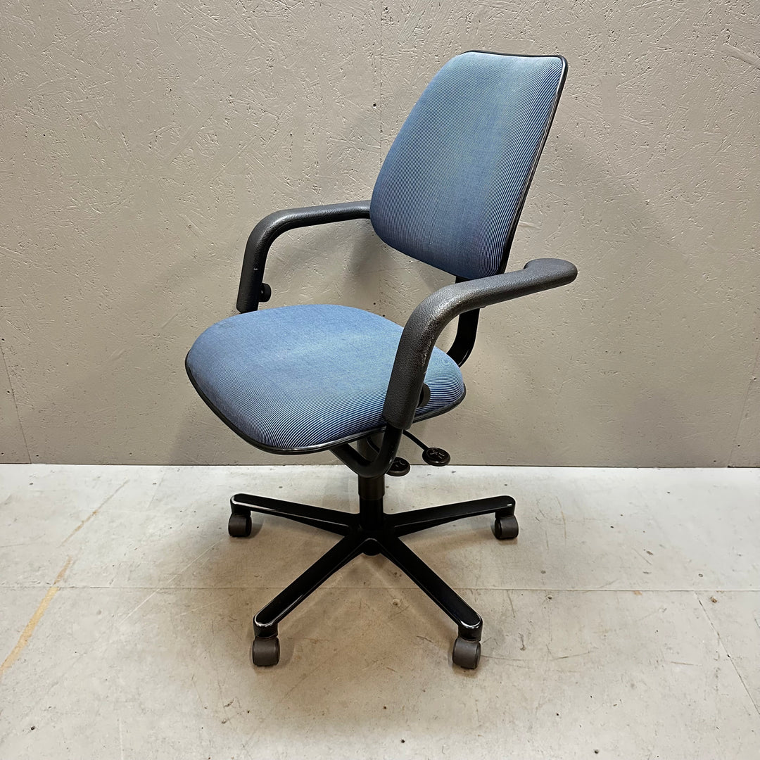 HÅG Blå Elegant Kontorsstol med Armstöd