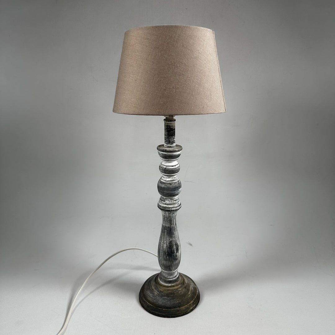 Retro bordslampa i trä och textil