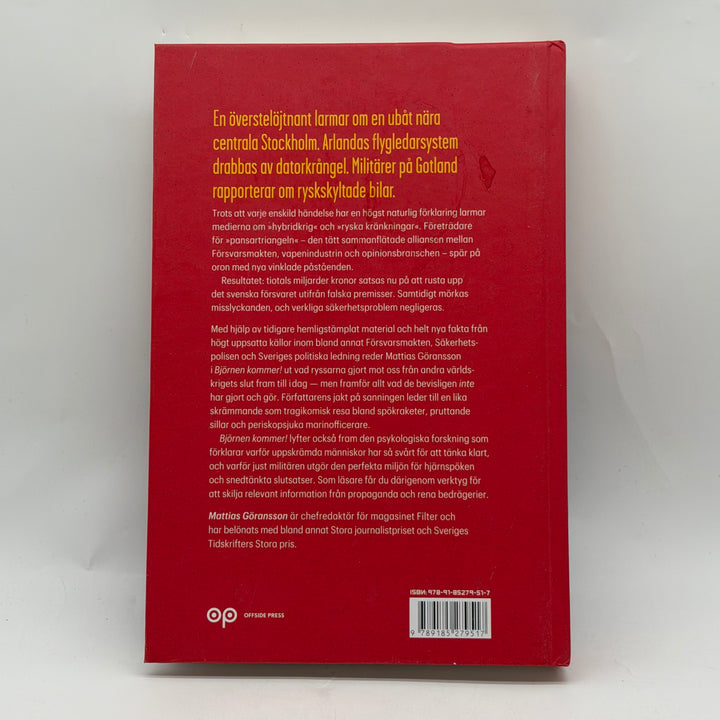 Björnen kommer bok facklitteratur modern svensk säkerhetspolitik