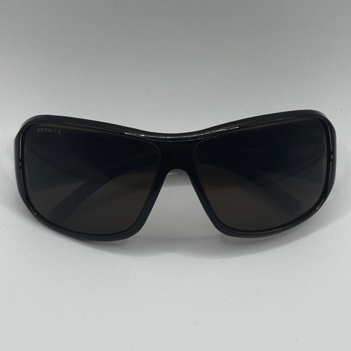 Granite sportiga solglasögon i svart plast - Homy Secondhand Online
