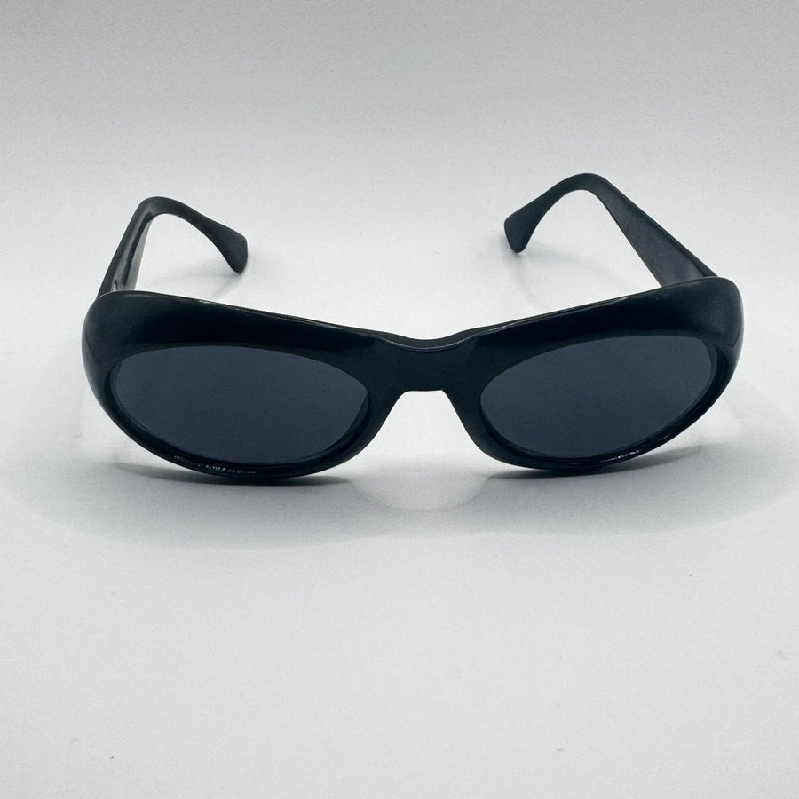 Svarta retro solglasögon i klassisk stil - Homy Secondhand Online