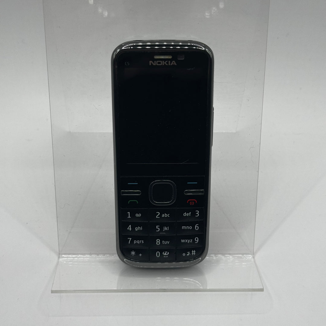 Klassisk Nokia C5 mobiltelefon i gott skick