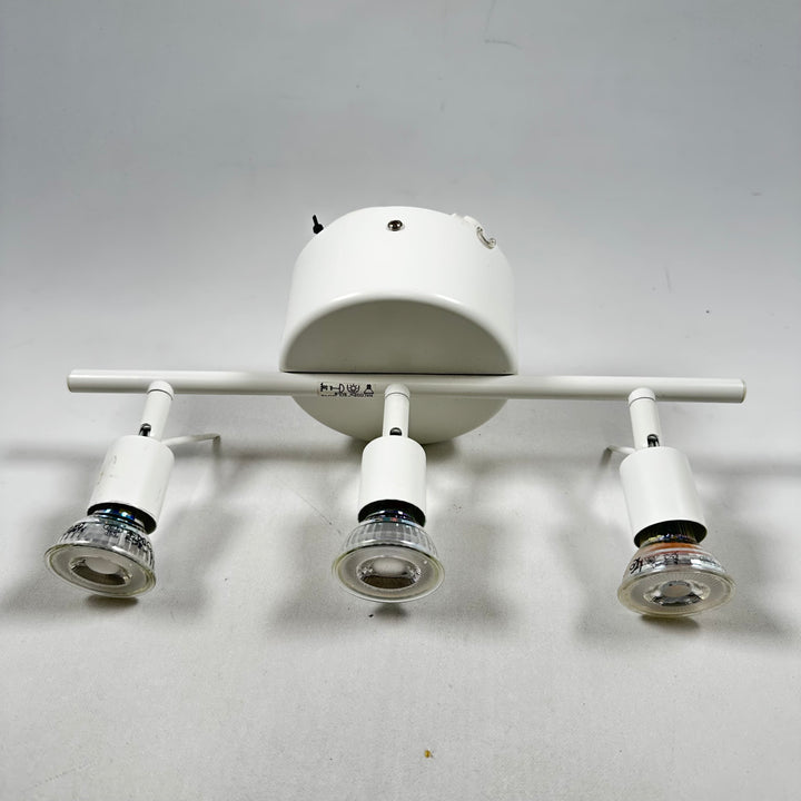 Modern vit spotlightlampa från IKEA