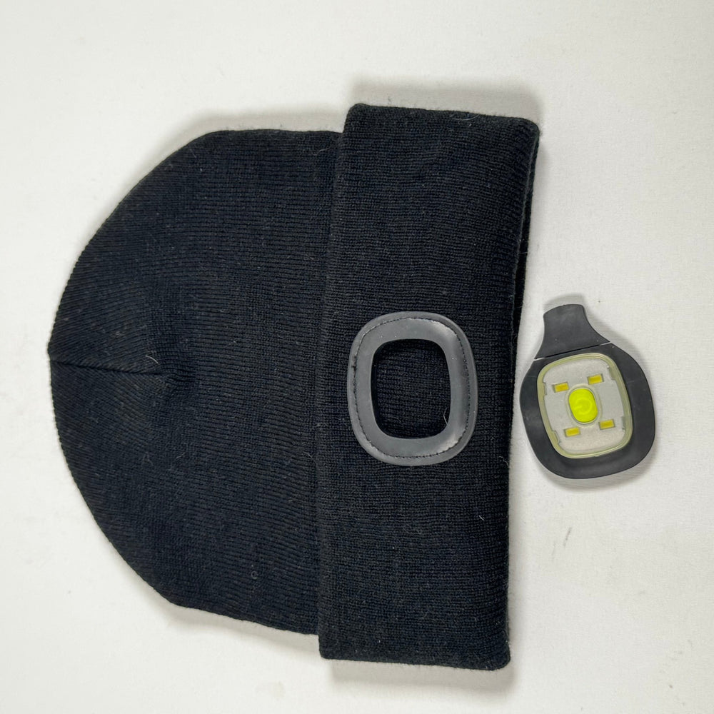Svart mössa med inbyggd LED - lampa - Homy Secondhand Online