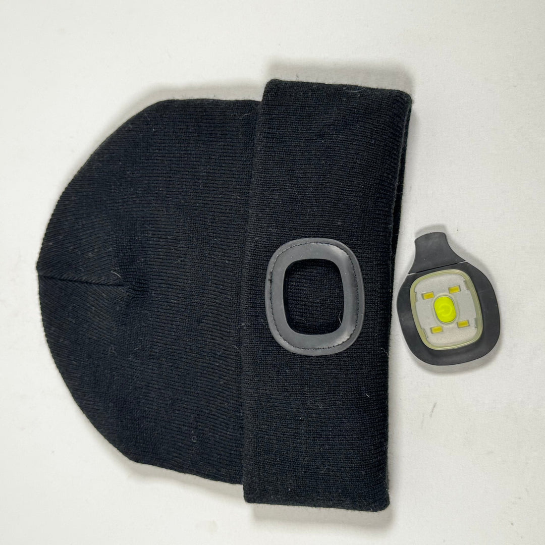 Svart mössa med inbyggd LED - lampa - Homy Secondhand Online