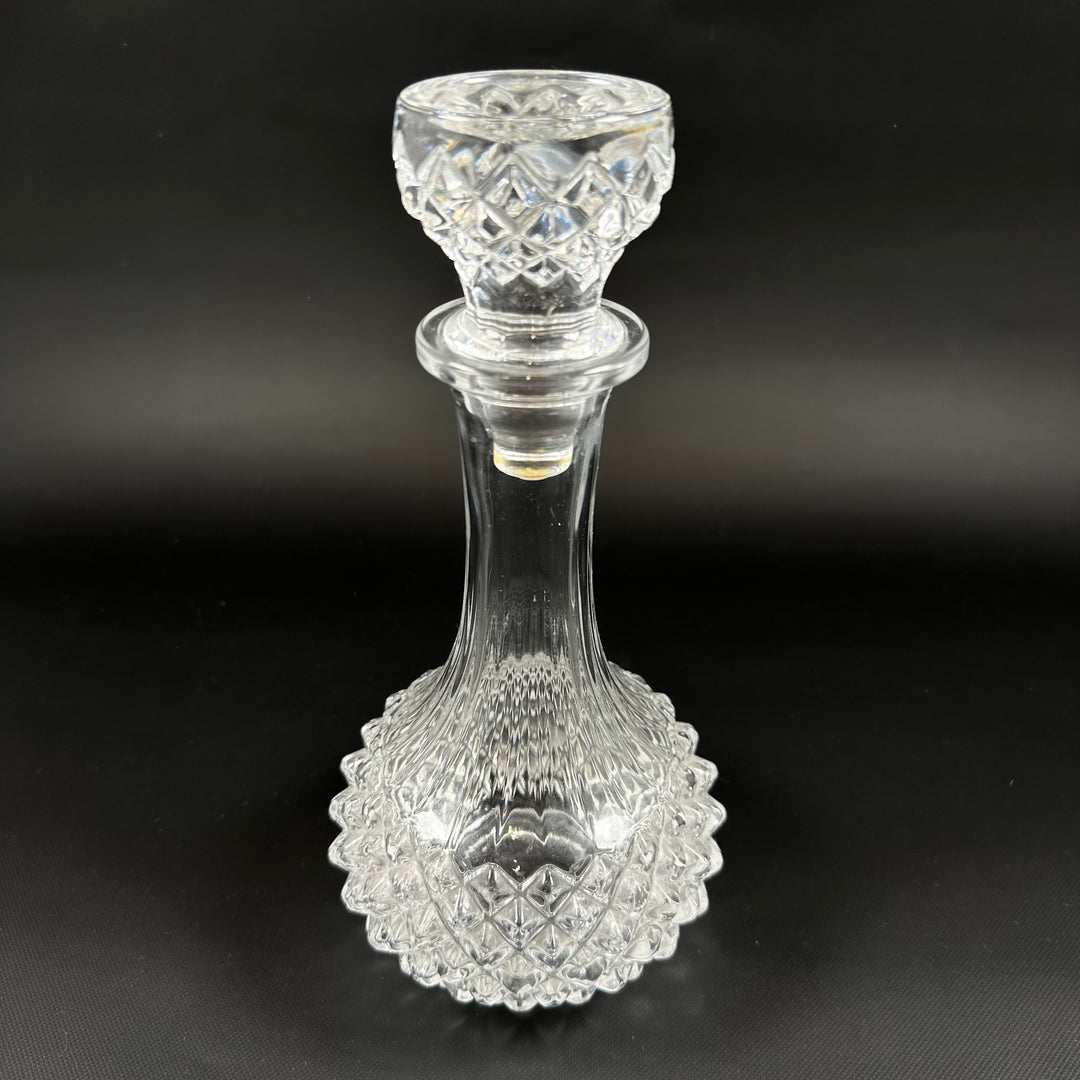 Elegant tidslös retro kristallkaraff i glas