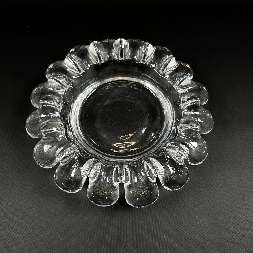 Elegant retro glaskupa i blomform