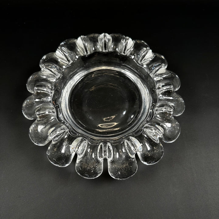 Elegant retro glaskupa i blomform