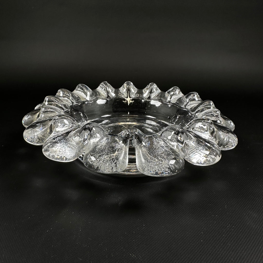 Elegant retro glaskupa i blomform