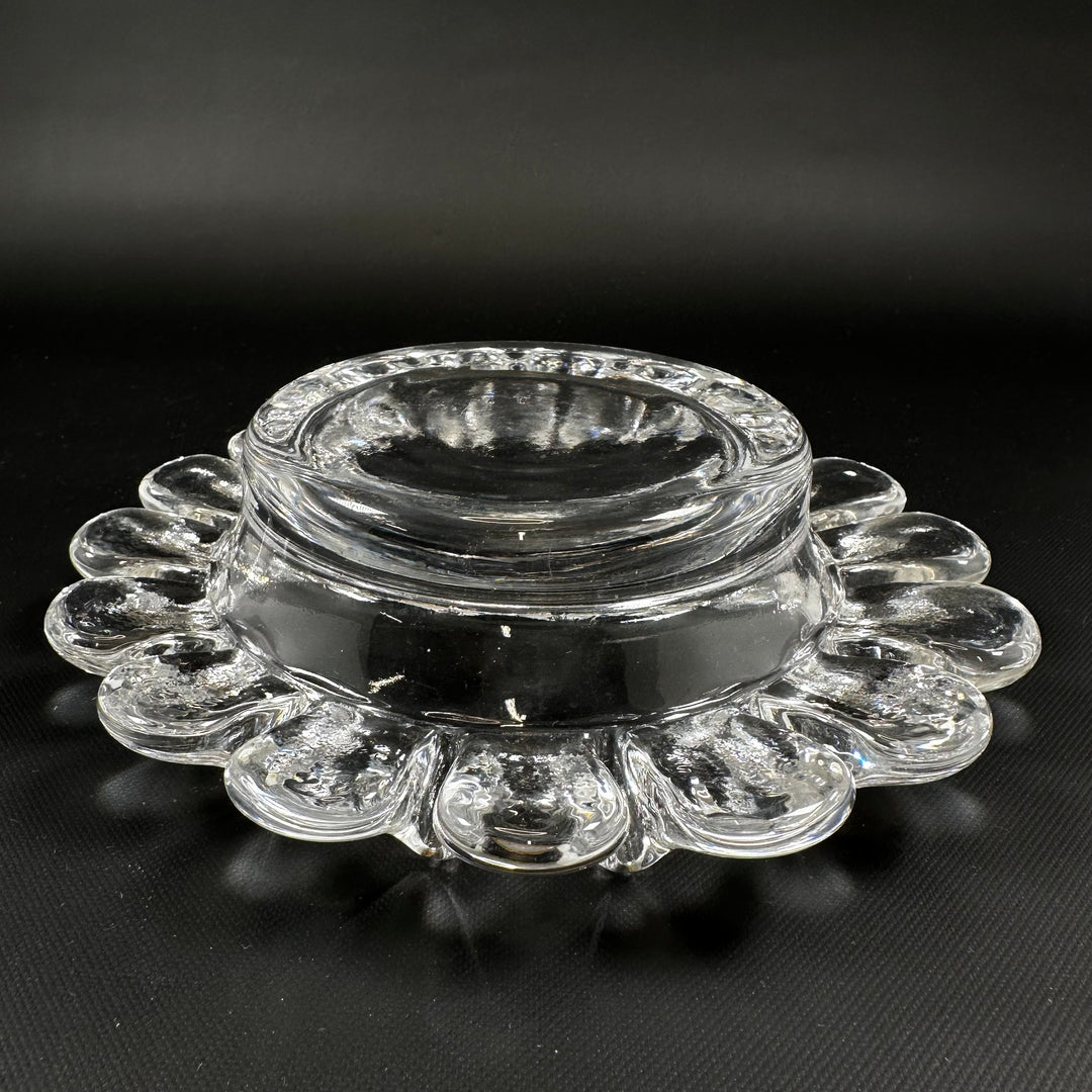 Elegant retro glaskupa i blomform