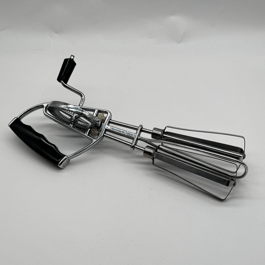 Klassisk handdriven visp i metall - Homy Secondhand Online