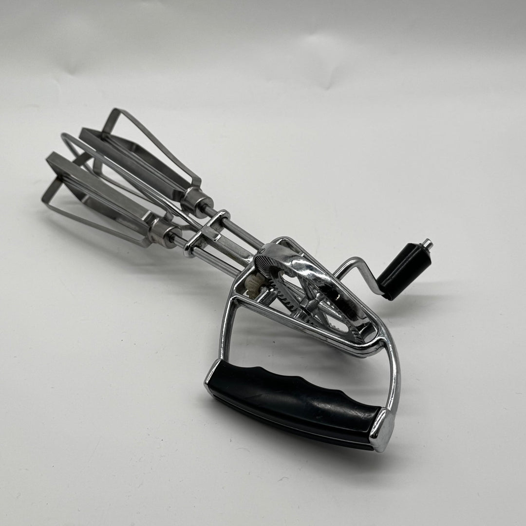 Klassisk handdriven visp i metall - Homy Secondhand Online