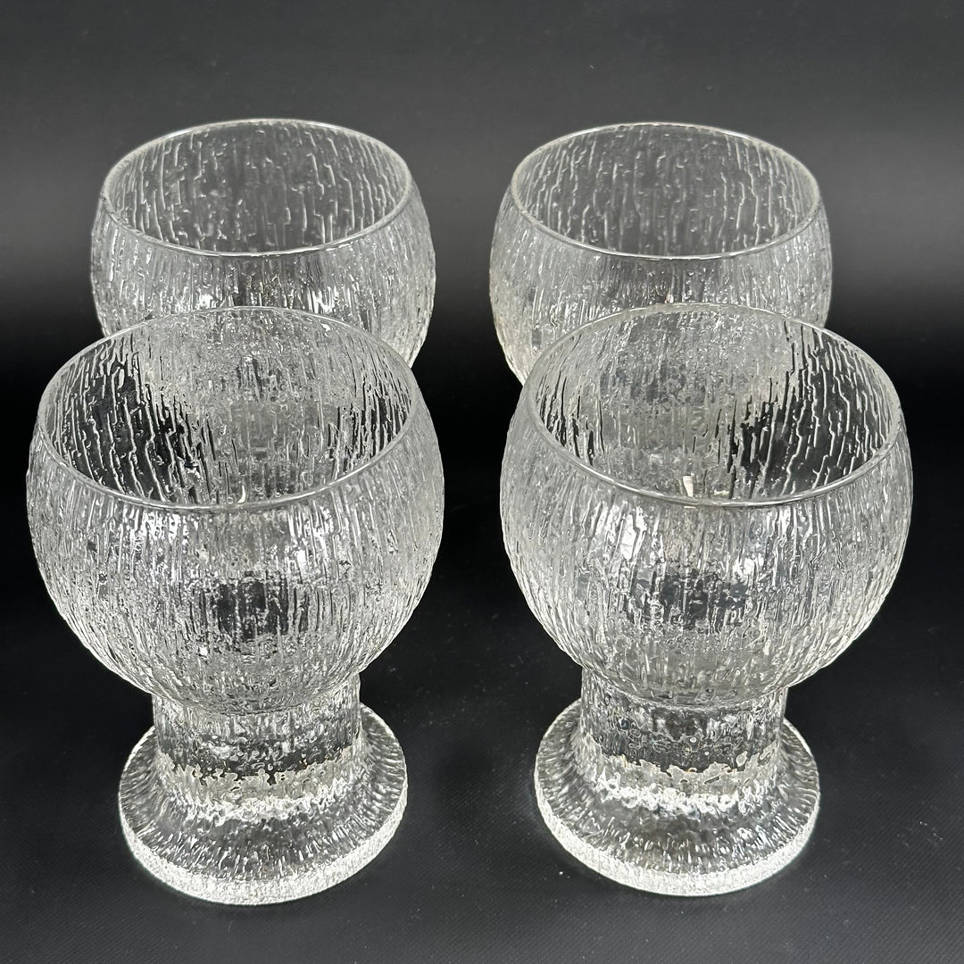 Handgjorda eleganta glaskärl med istäckt design