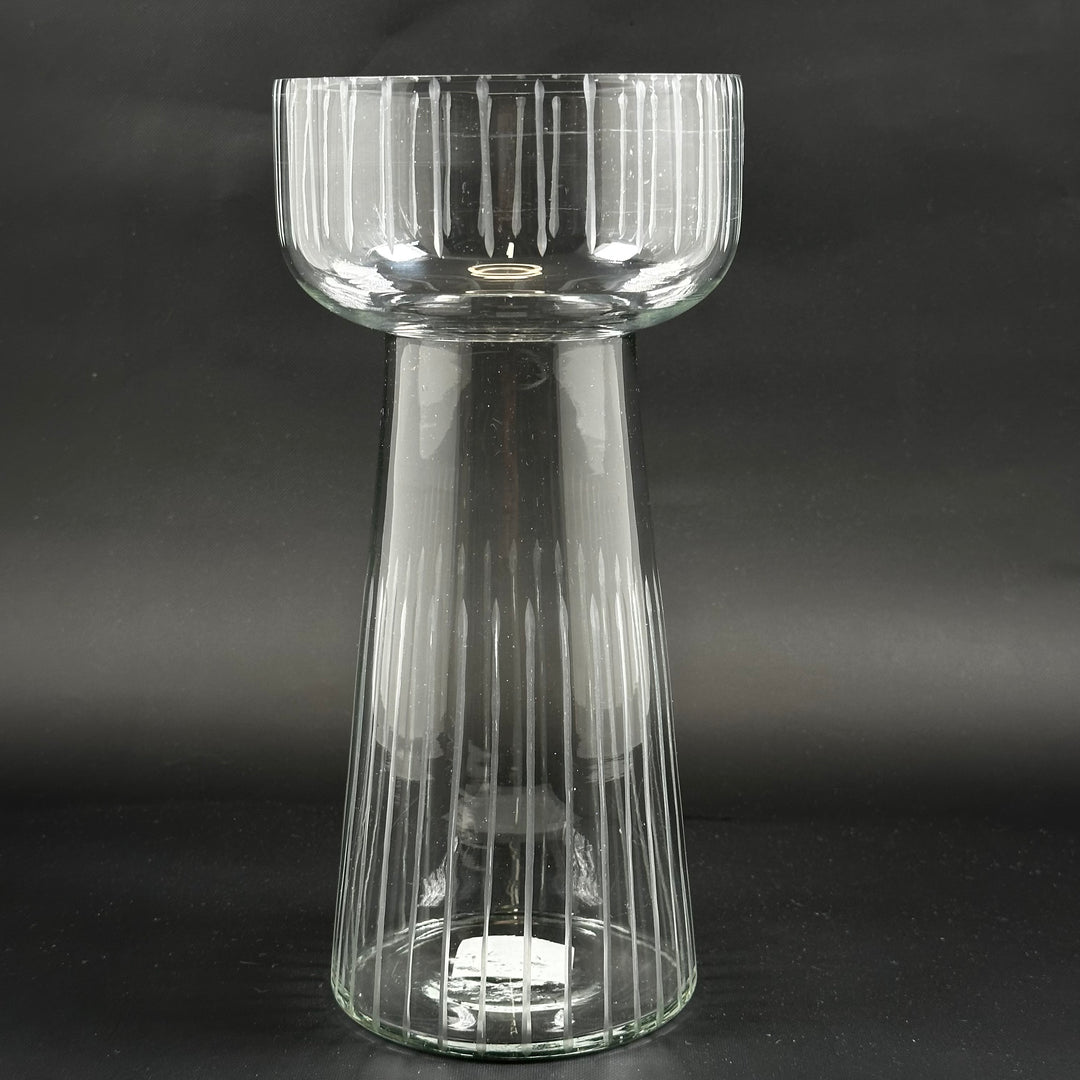 Elegant glasvas från Åbbströmshaga i utmärkt skick
