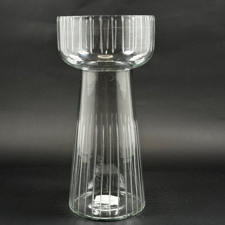 Elegant glasvas från Åbbströmshaga i utmärkt skick