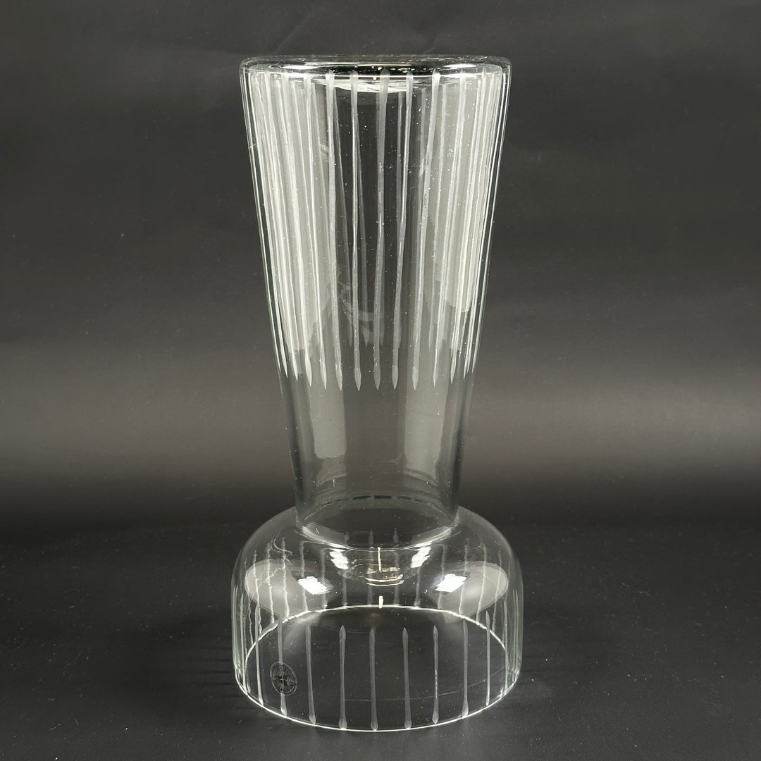 Elegant glasvas från Åbbströmshaga i utmärkt skick