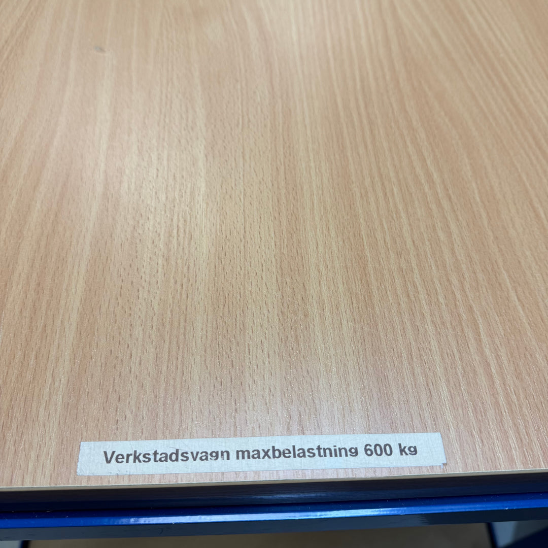 Robust verkstadsvagn i blå metall