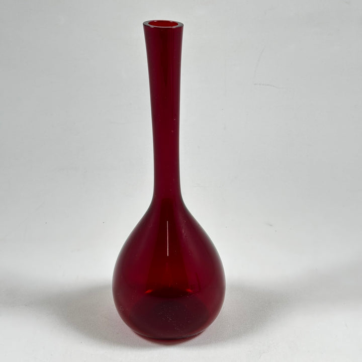 Rubinröd elegant glasvas med klassisk design
