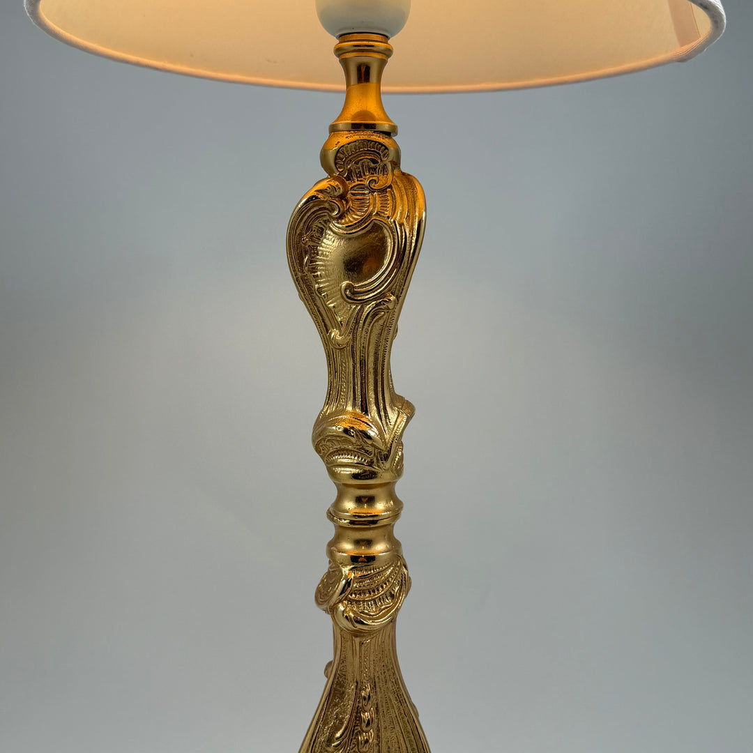Retro bordslampa i guld, elegant och unik