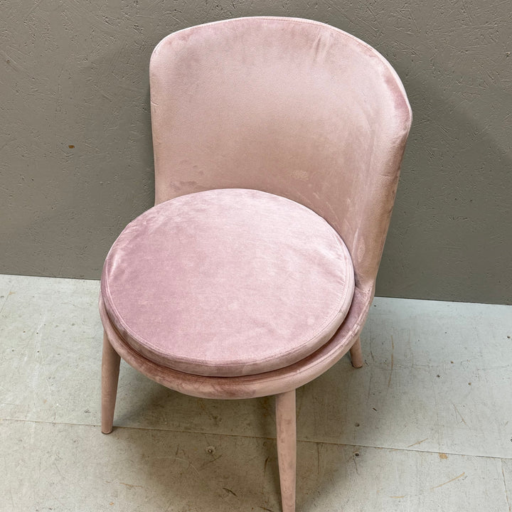 Rosa retrostol i sammet midcentury-design