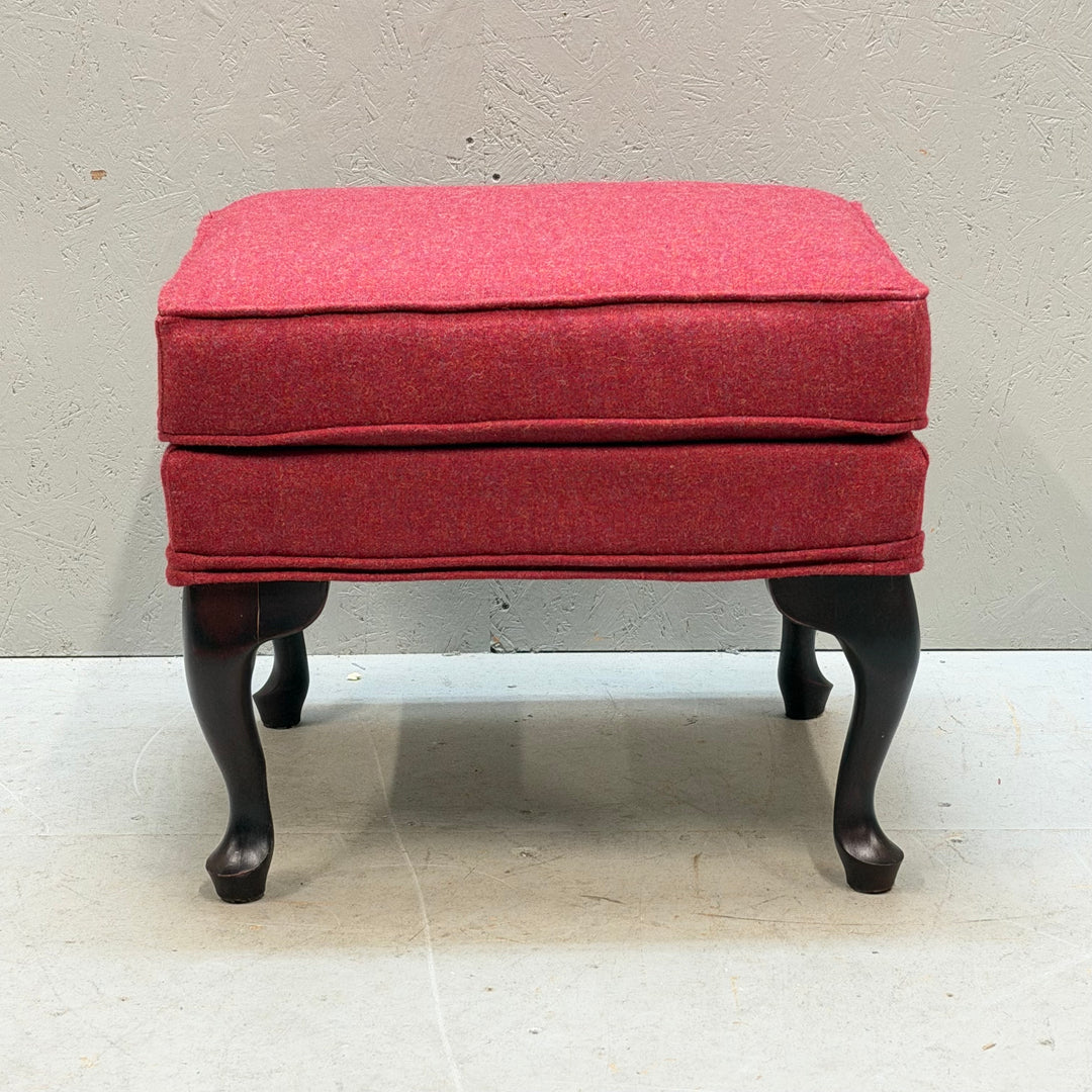 Röd elegant retro fotpall i textil