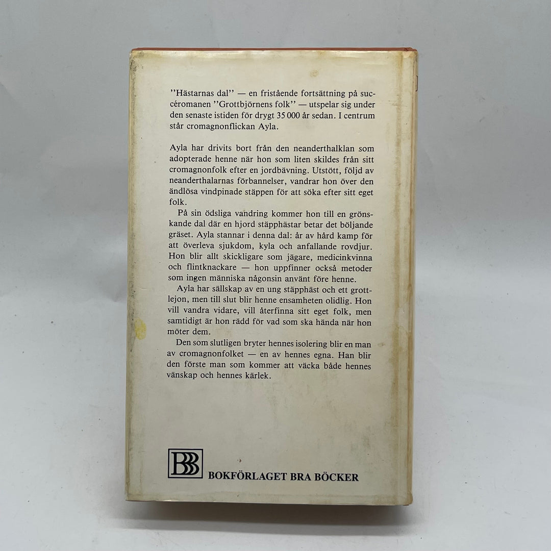 Hästarnas dal av Jean M. Auel Retro Bok