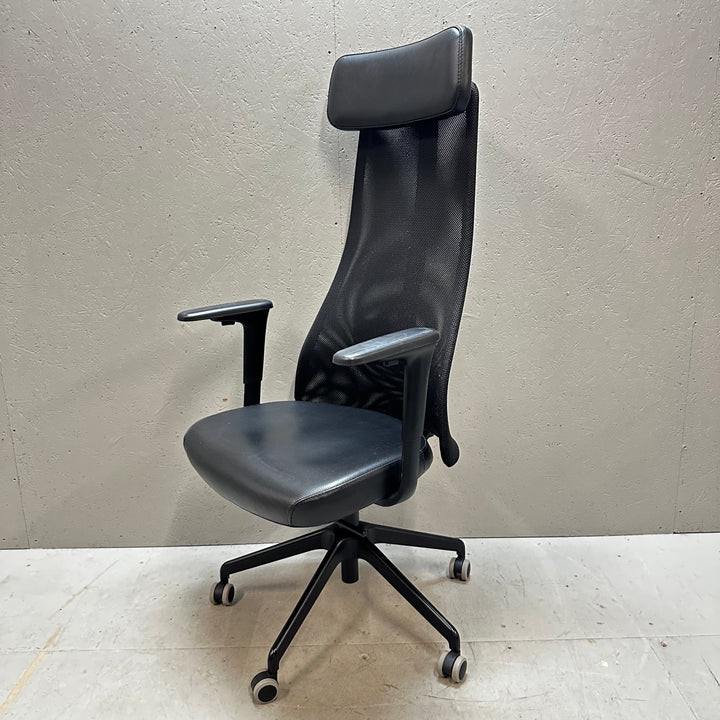 Ergonomisk kontorsstol i läder och nät