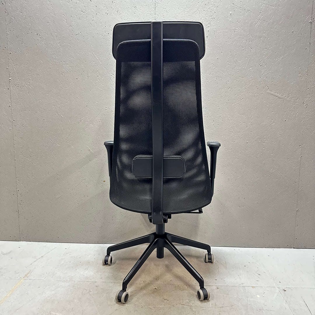 Ergonomisk kontorsstol i läder och nät