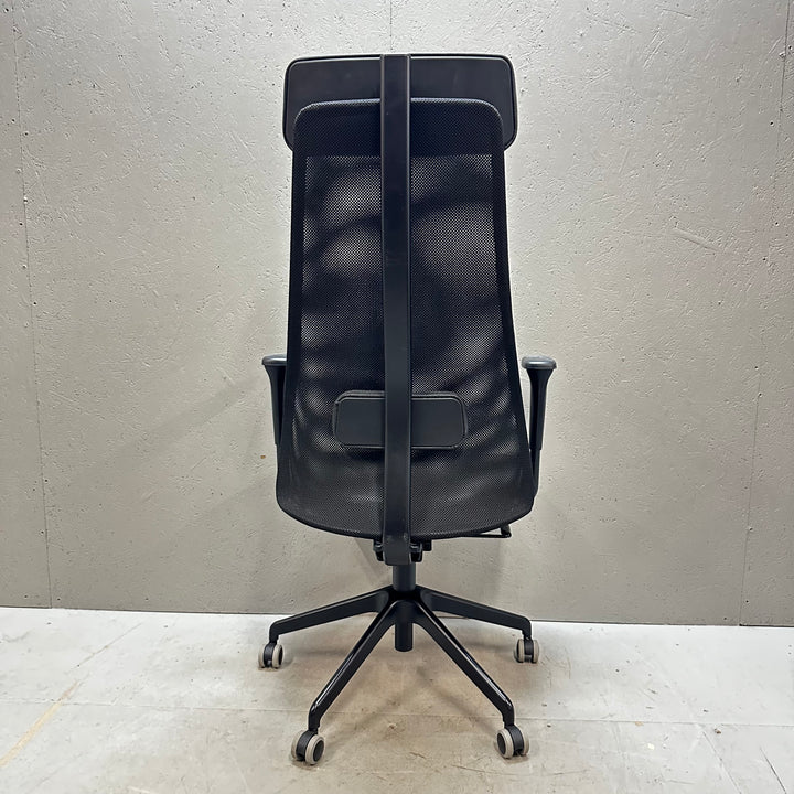 Ergonomisk kontorsstol i läder och nät