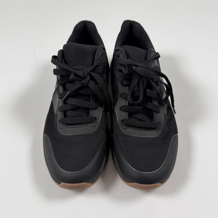 SOC sneakers i svart syntet textil storlek 41