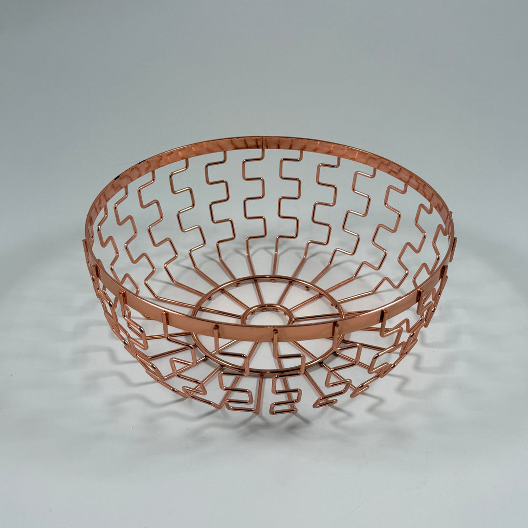 Elegant kopparfärgad retro metallkorg