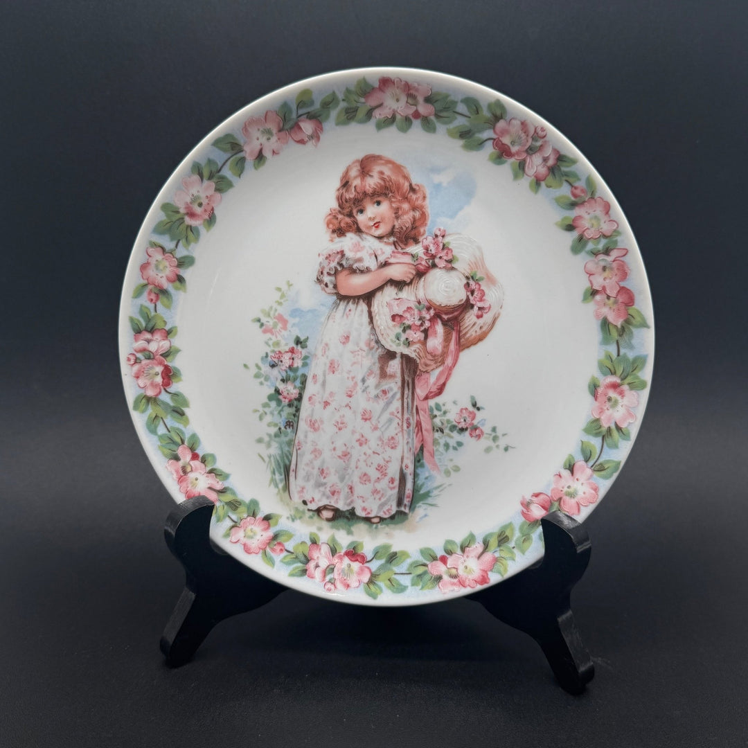 Vintage porslinstallrik med flickmotiv och blommor - Homy Secondhand Online