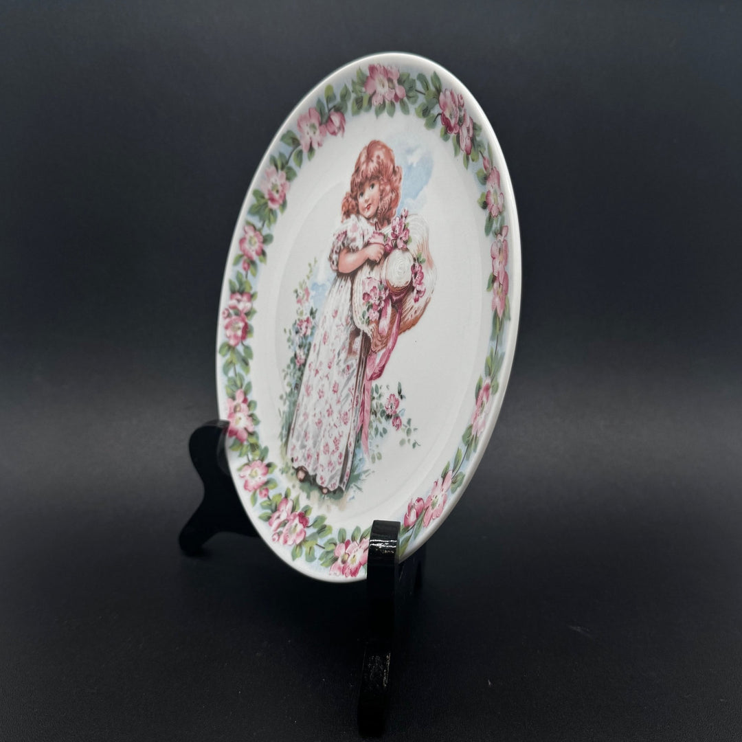 Vintage porslinstallrik med flickmotiv och blommor - Homy Secondhand Online
