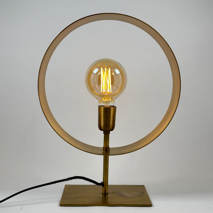 Modern mässingsfärgad bordslampa PR Home