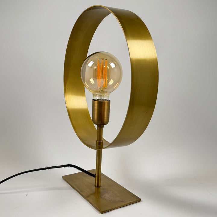 Modern mässingsfärgad bordslampa PR Home