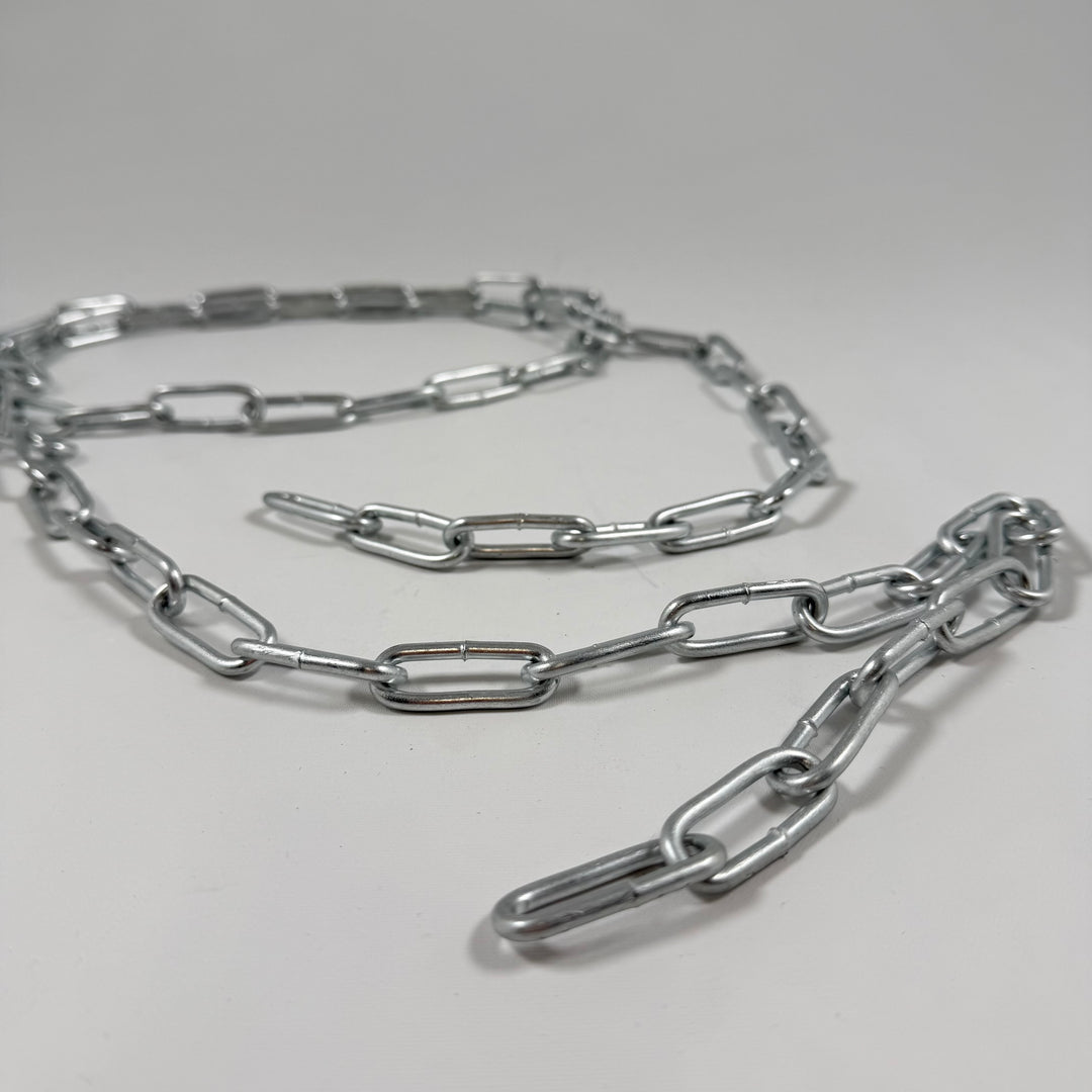 Robust metallkedja för mångsidig användning