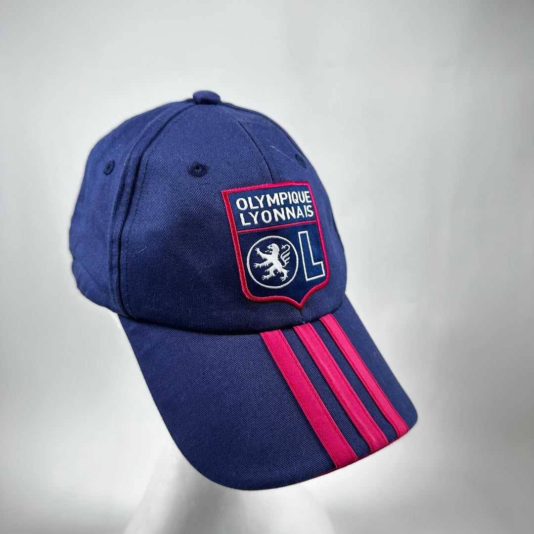 Olympique Lyonnais keps Adidas mörkblå/ceriseröd