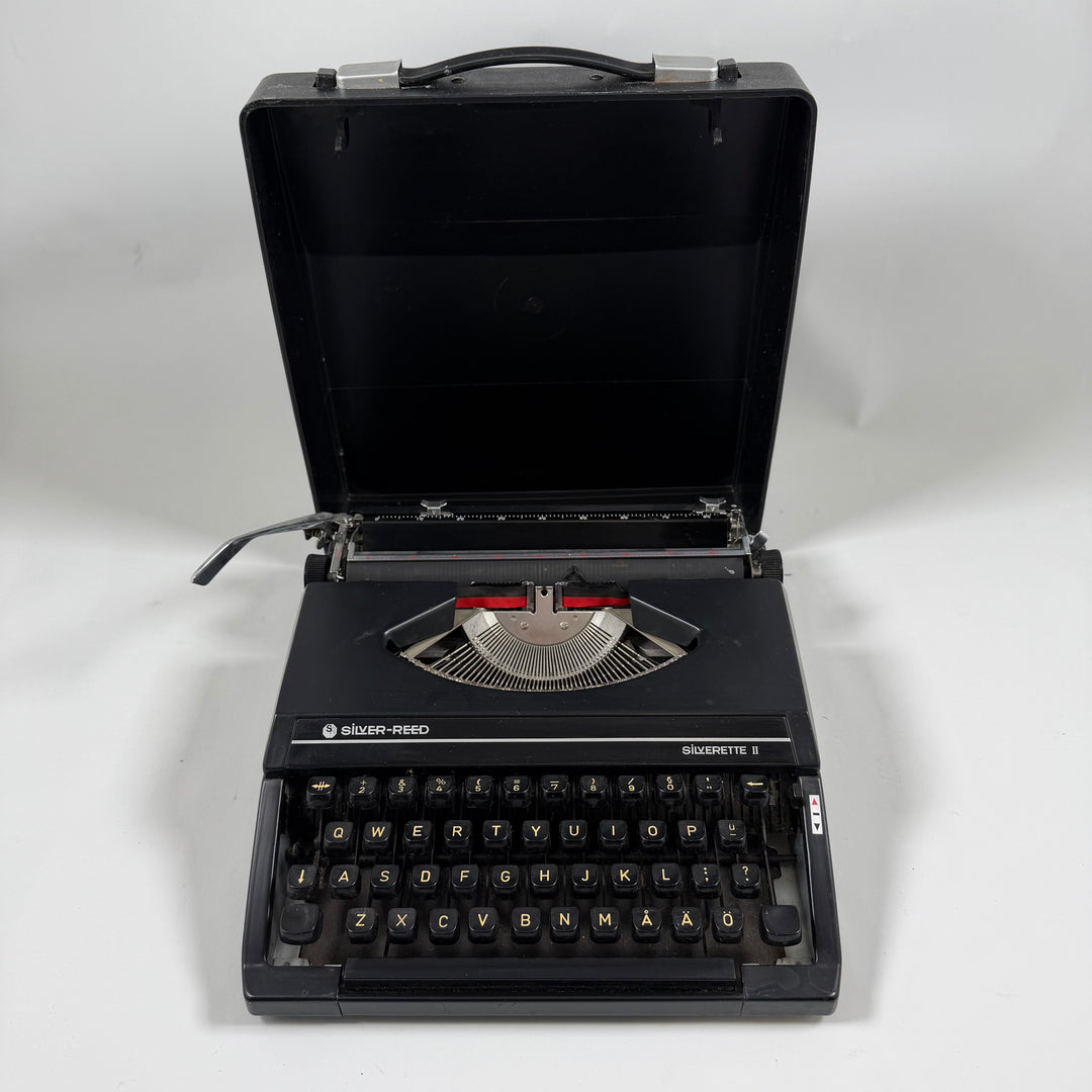 Retro skrivmaskin Silver-Reed Silverette II svart