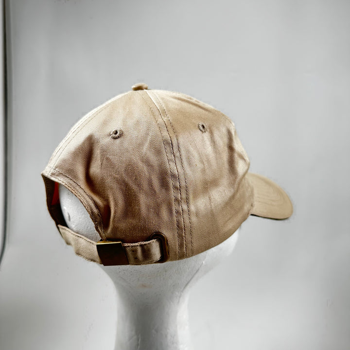 Beige BAXX keps med unikt broderemblem
