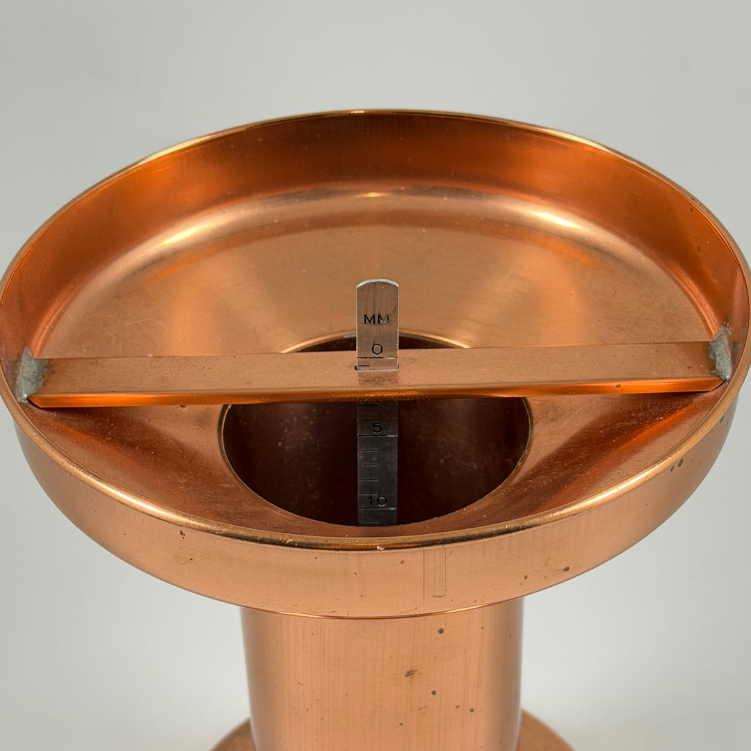 Retro regnmätare i koppar från Gefle Metallfabrik