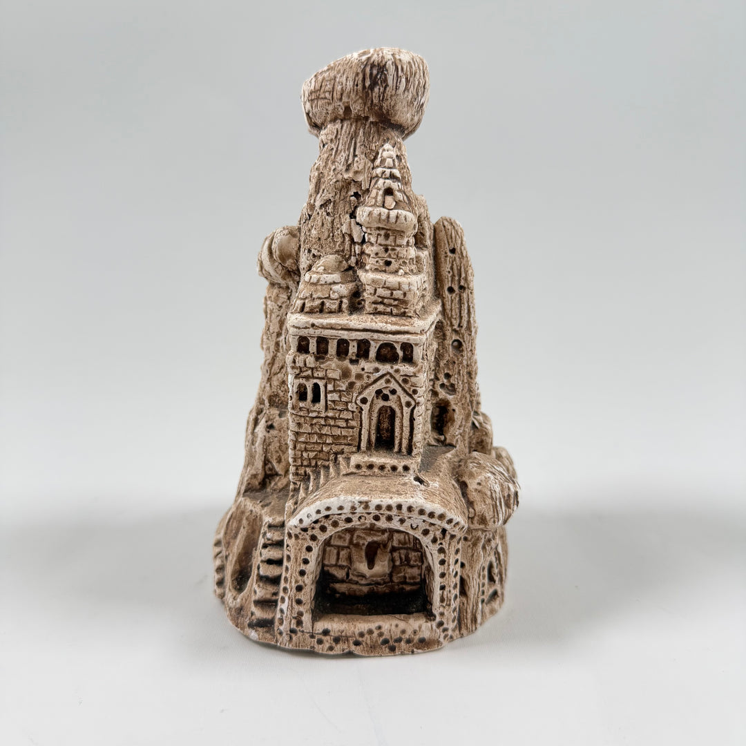Unik miniatyrskulptur av historisk byggnad