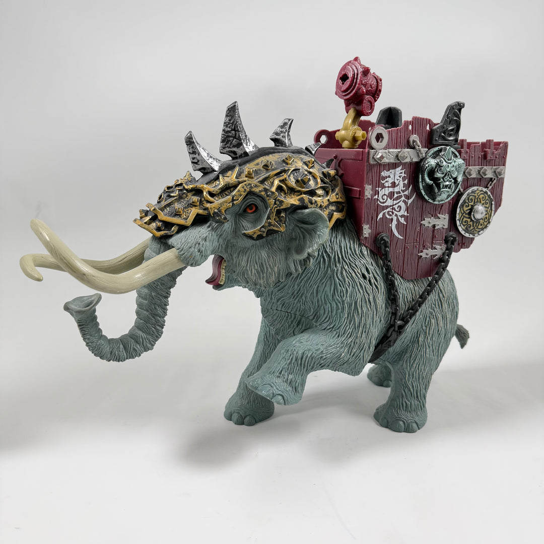 Unik retro actionfigur krigselefant i plast