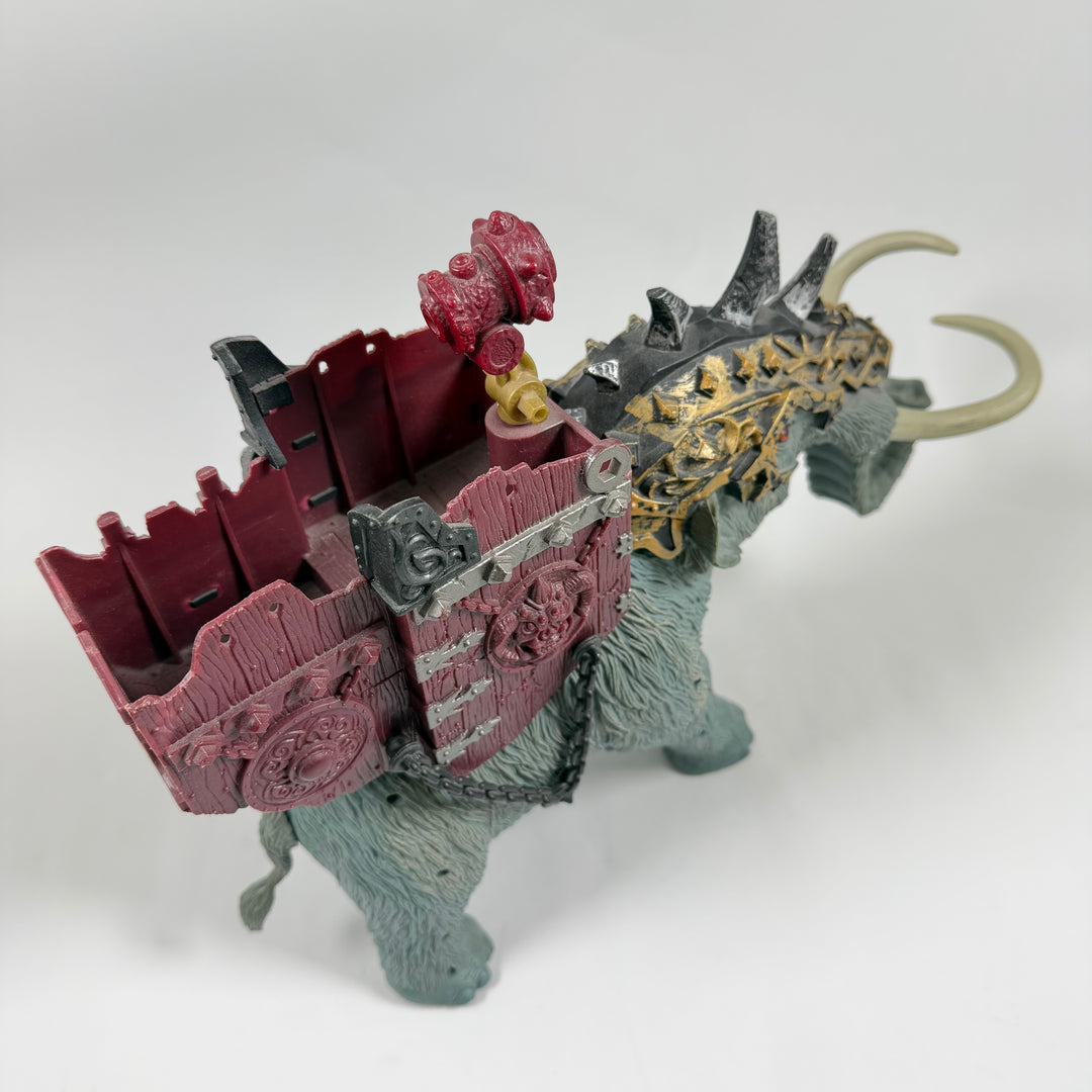 Unik retro actionfigur krigselefant i plast