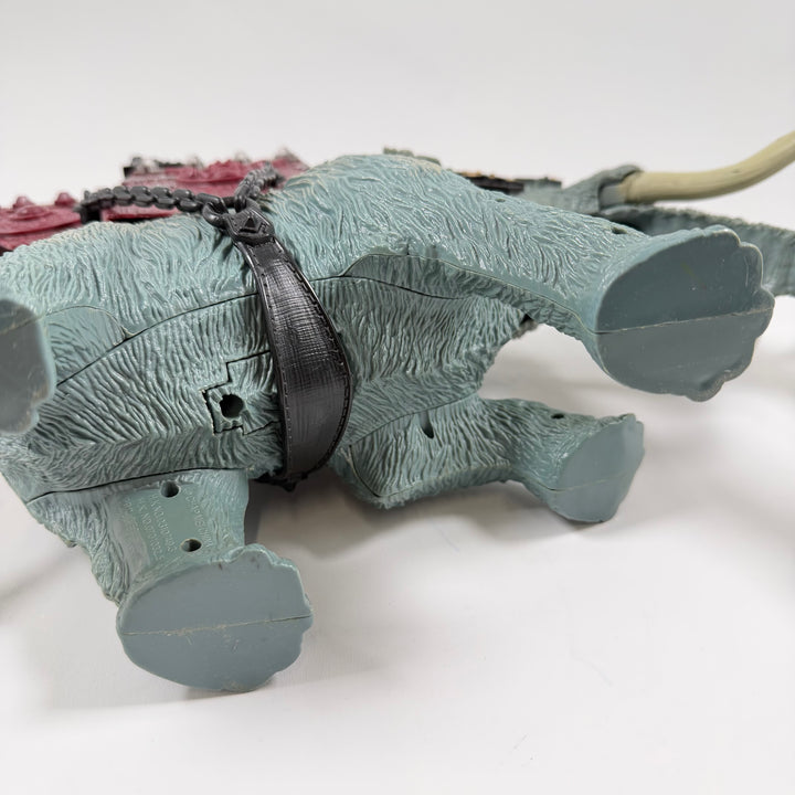 Unik retro actionfigur krigselefant i plast